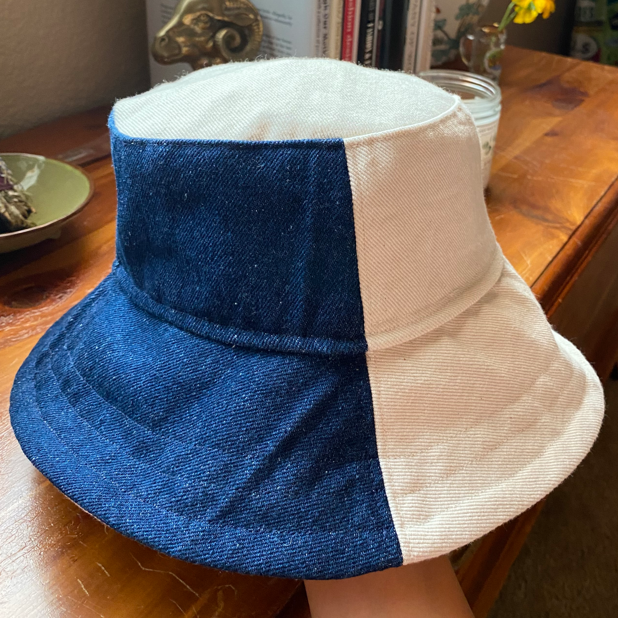 Duo-Tone Buckethat