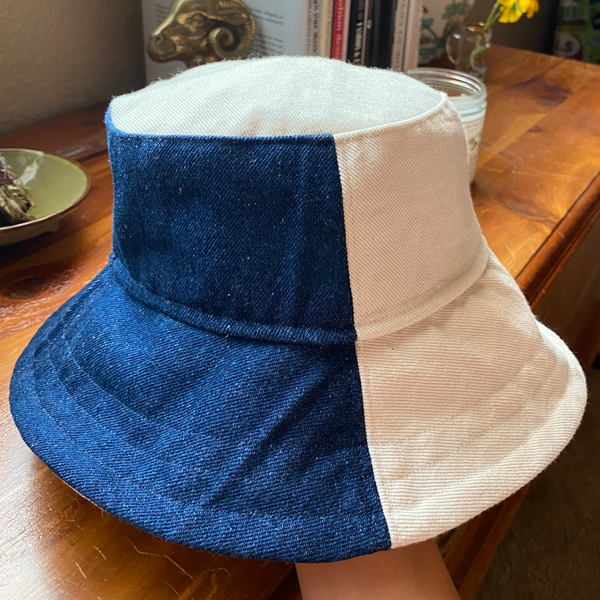 Duo-Tone Buckethat